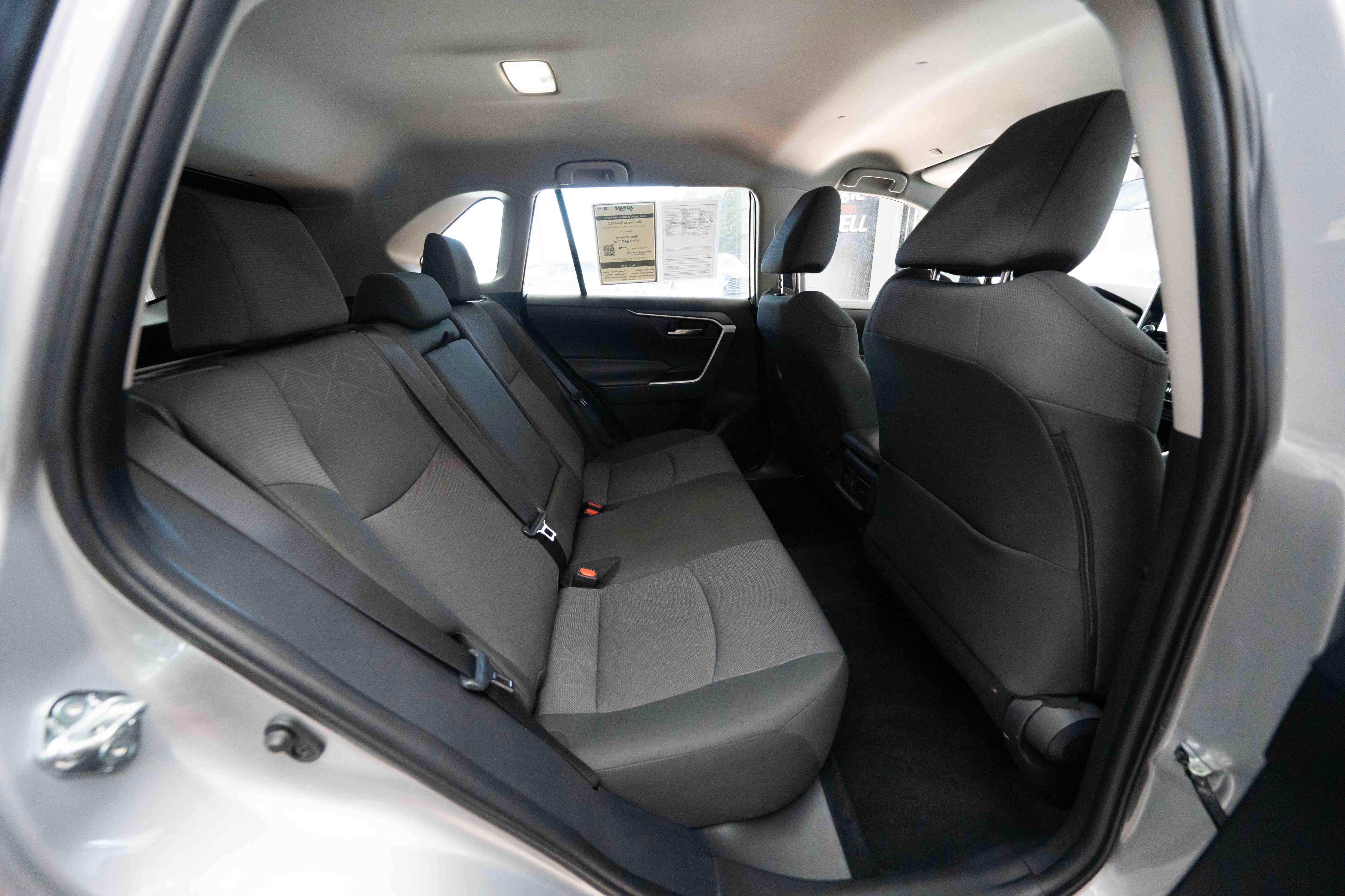 Used 2025 Toyota RAV4 XLE image 25