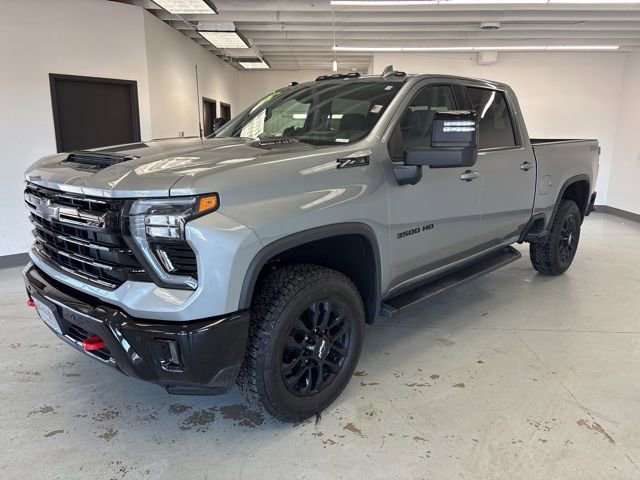 Used 2025 Chevrolet Silverado 3500 LTZ w/ LTZ Plus Package image 4