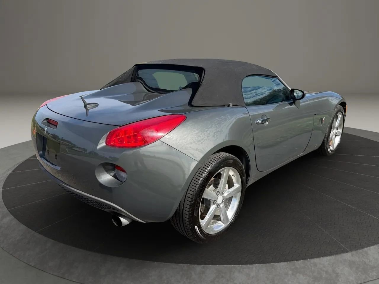 Used 2009 Pontiac Solstice Convertible w/ Preferred Package RWD image 16