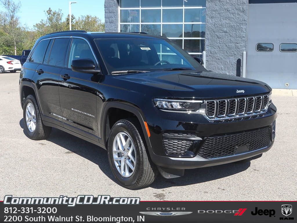 New 2025 Jeep Grand Cherokee Laredo X w/ Luxury Tech Group I AWD/4WD image 11