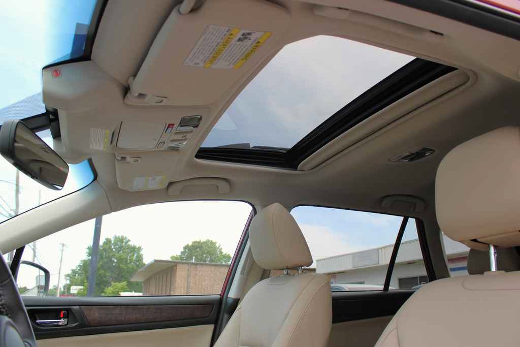 Used 2018 Subaru Outback 2.5i Limited AWD/4WD image 12