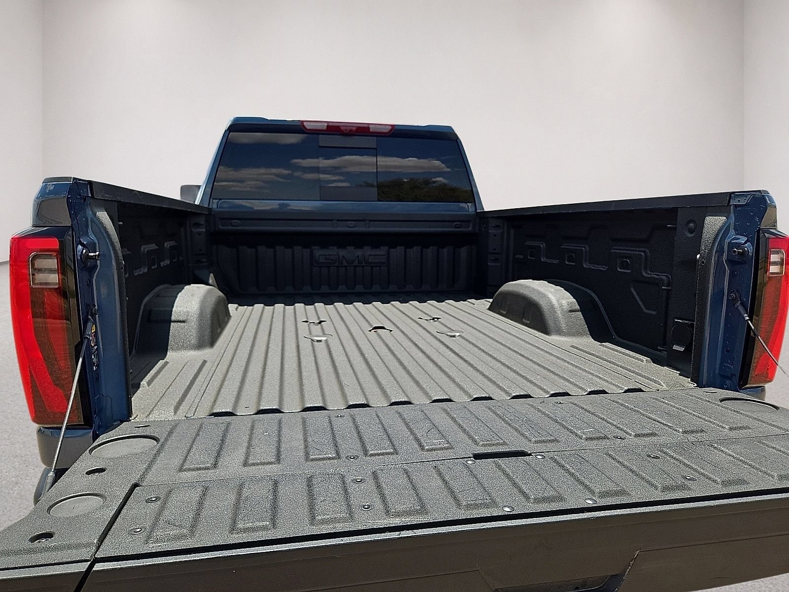 Used 2026 GMC Sierra 3500 Denali Ultimate AWD/4WD image 15