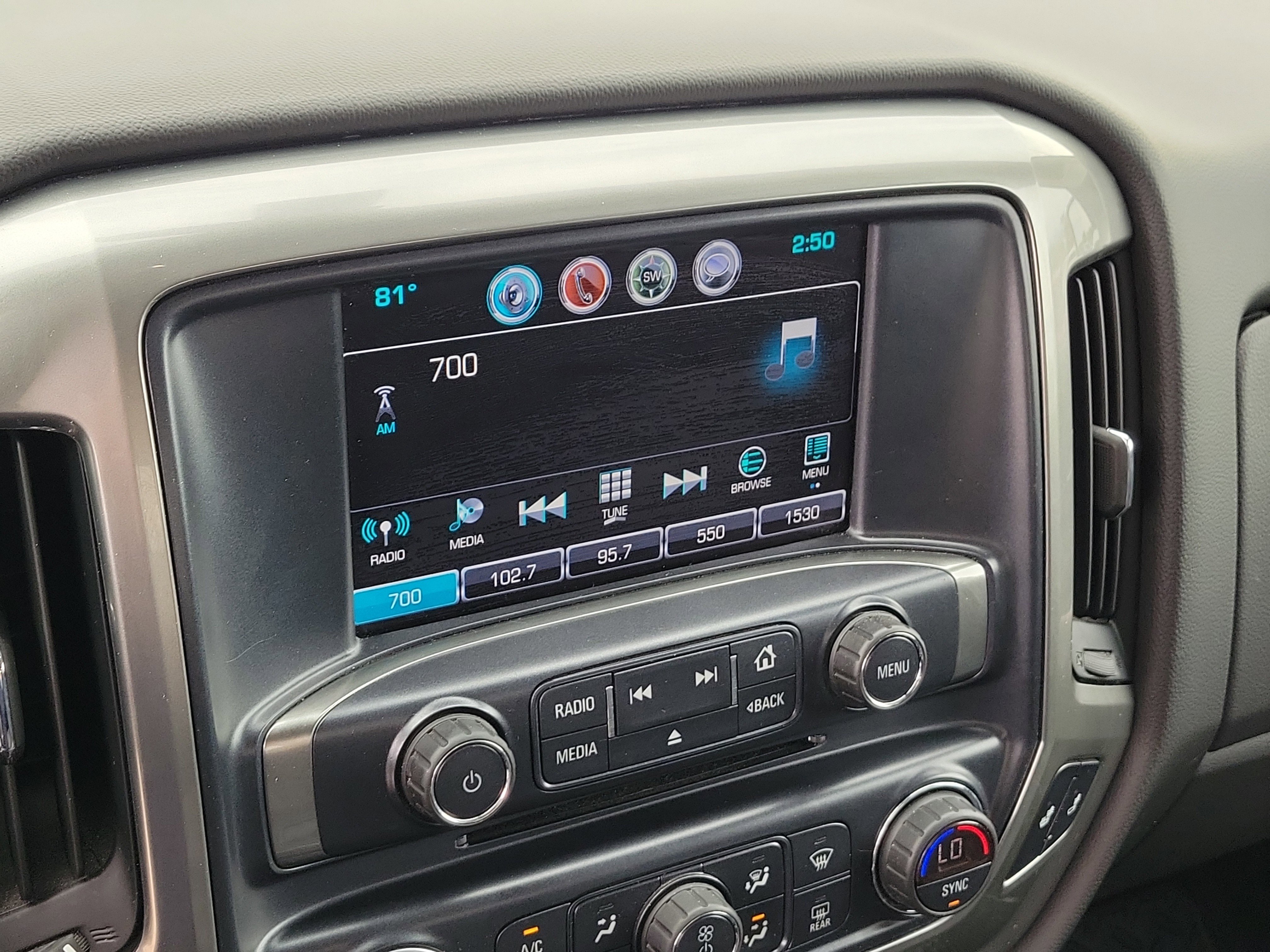 Used 2018 Chevrolet Silverado 1500 LT w/ Midnight Edition AWD/4WD image 25