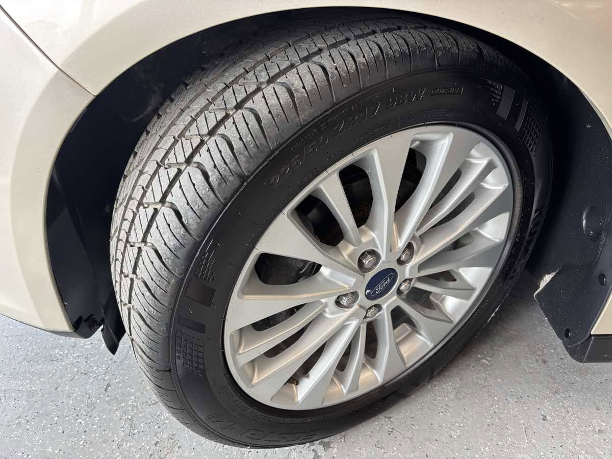 Used 2017 Ford C-MAX SE image 26