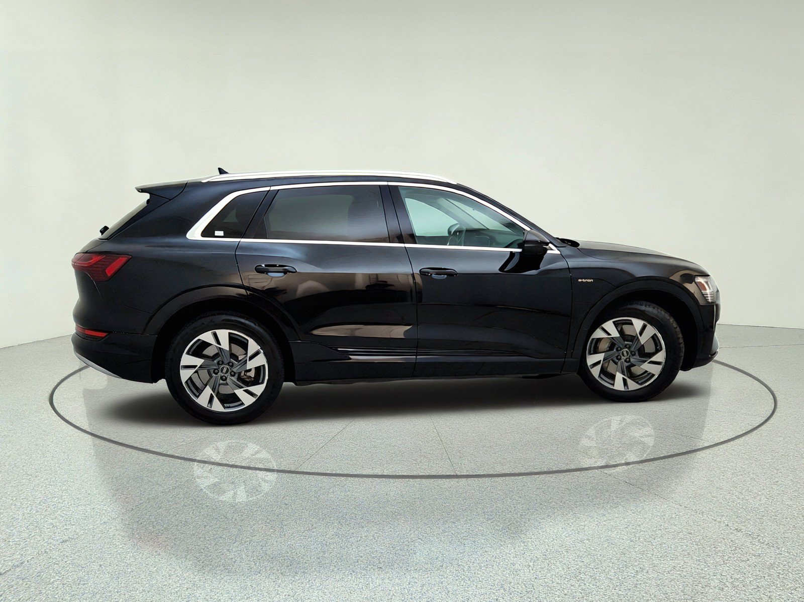 Used 2023 Audi e-tron Premium Plus w/ Premium Plus Package AWD/4WD image 7