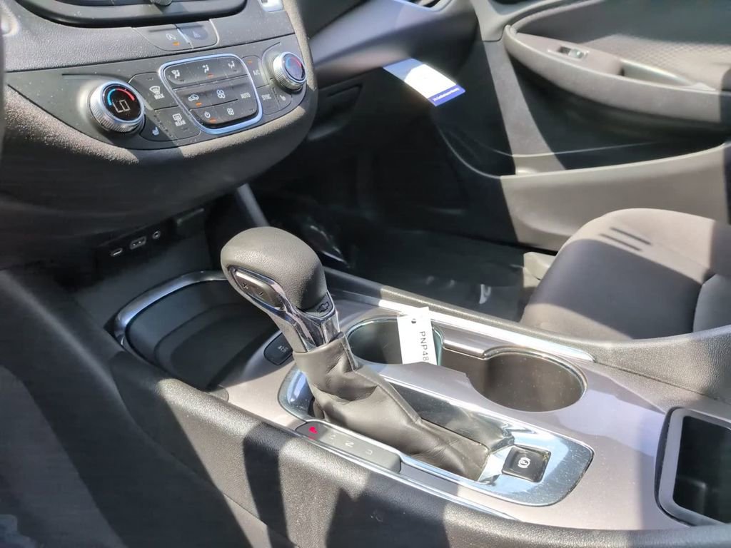 Used 2024 Chevrolet Malibu LT FWD image 24