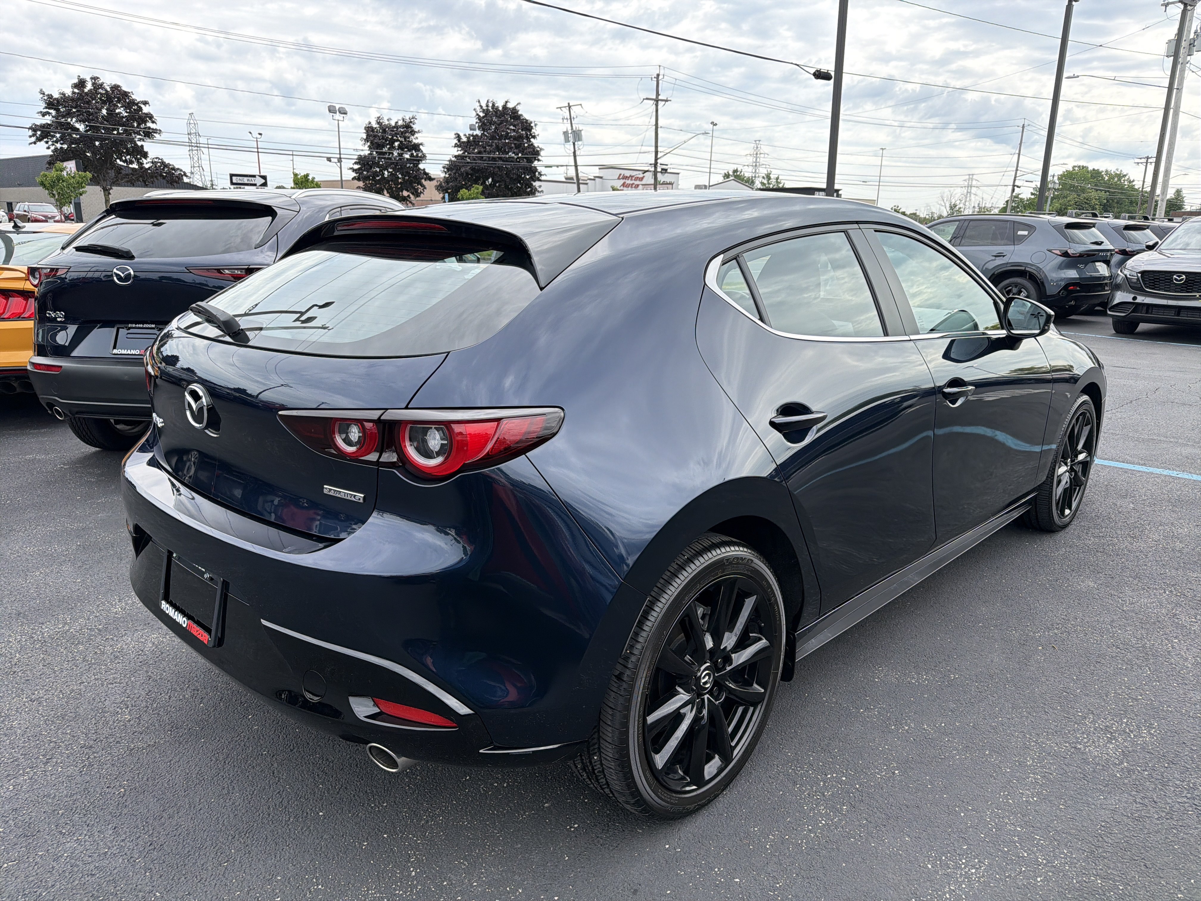 Used 2024 MAZDA MAZDA3 s FWD image 7
