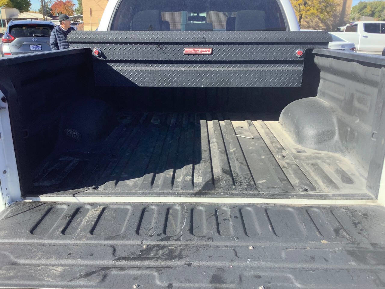 Used 2013 Toyota Tundra Grade 4x4 4dr CrewMax Cab Pick image 25