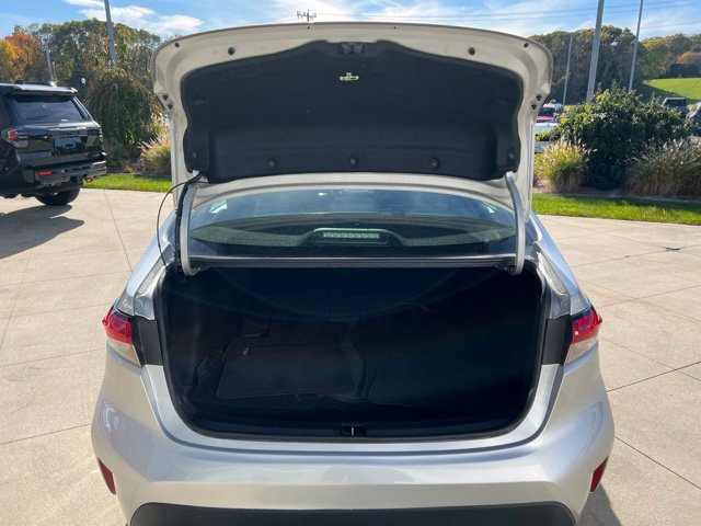 Used 2021 Toyota Corolla LE w/ Carpet Mat Package (TMS) FWD image 28