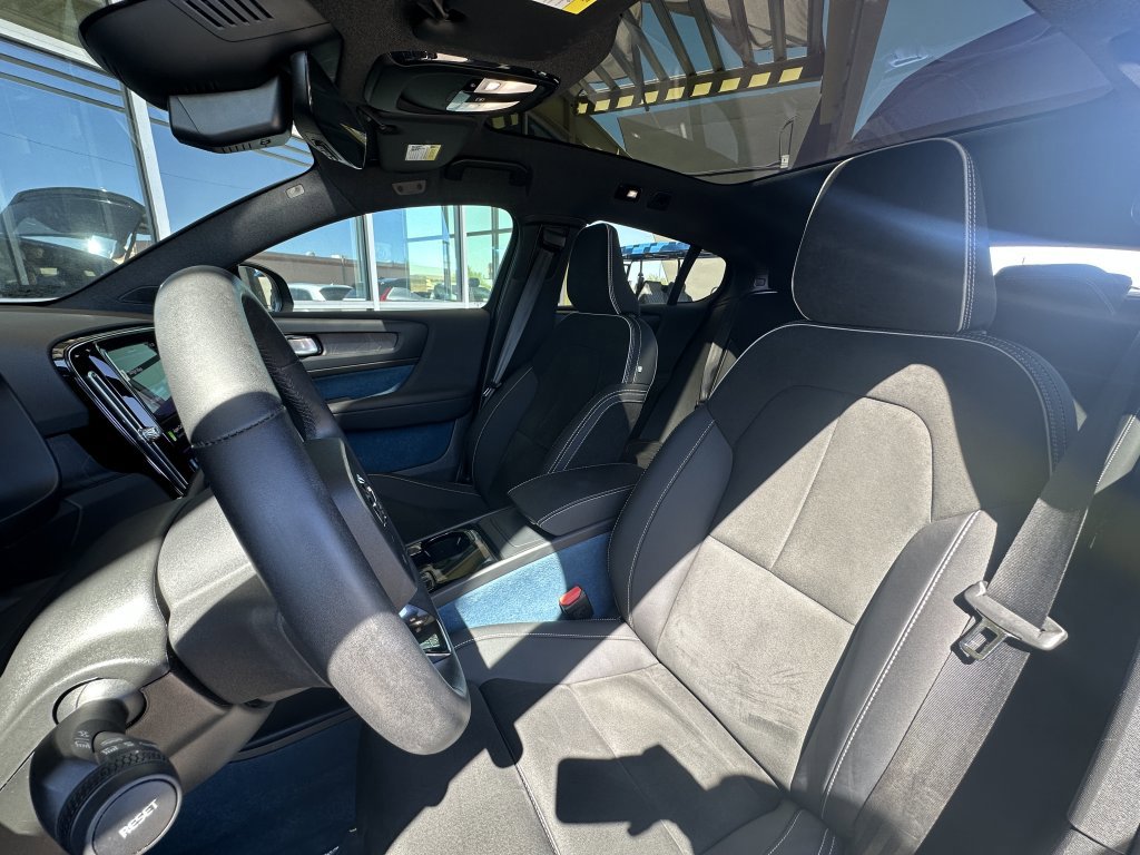 Used 2023 Volvo C40 P8 Recharge Ultimate image 30