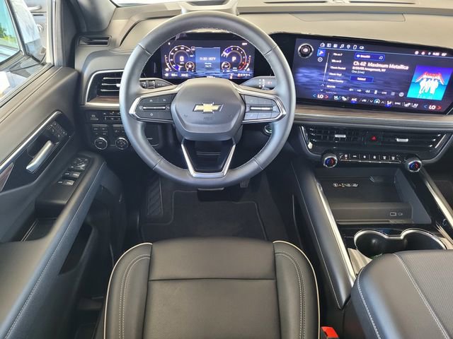 Used 2025 Chevrolet Tahoe Premier AWD/4WD image 16