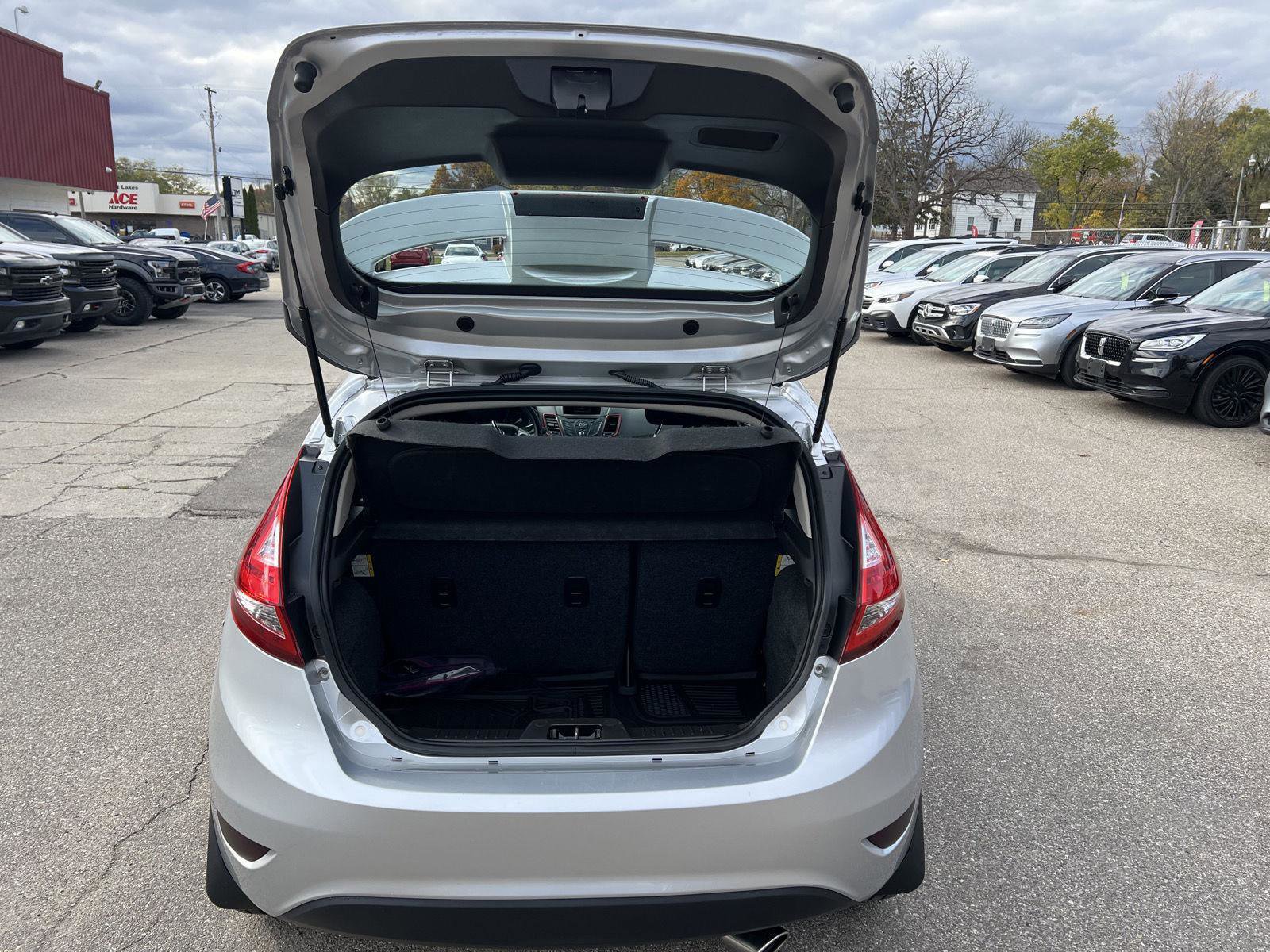 Used 2016 Ford Fiesta SE w/ SE Black Package image 23