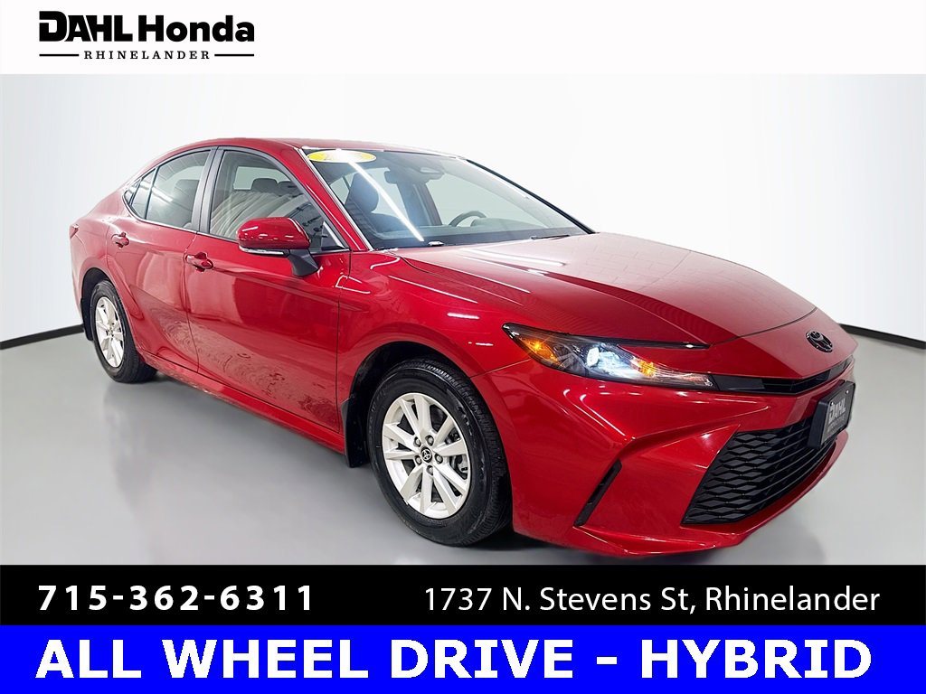 Used 2025 Toyota Camry LE image 1