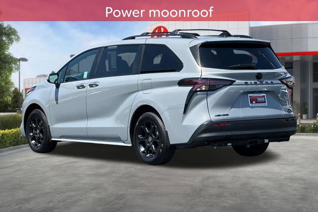 Used 2026 Toyota Sienna XLE Woodland Edition AWD/4WD image 7