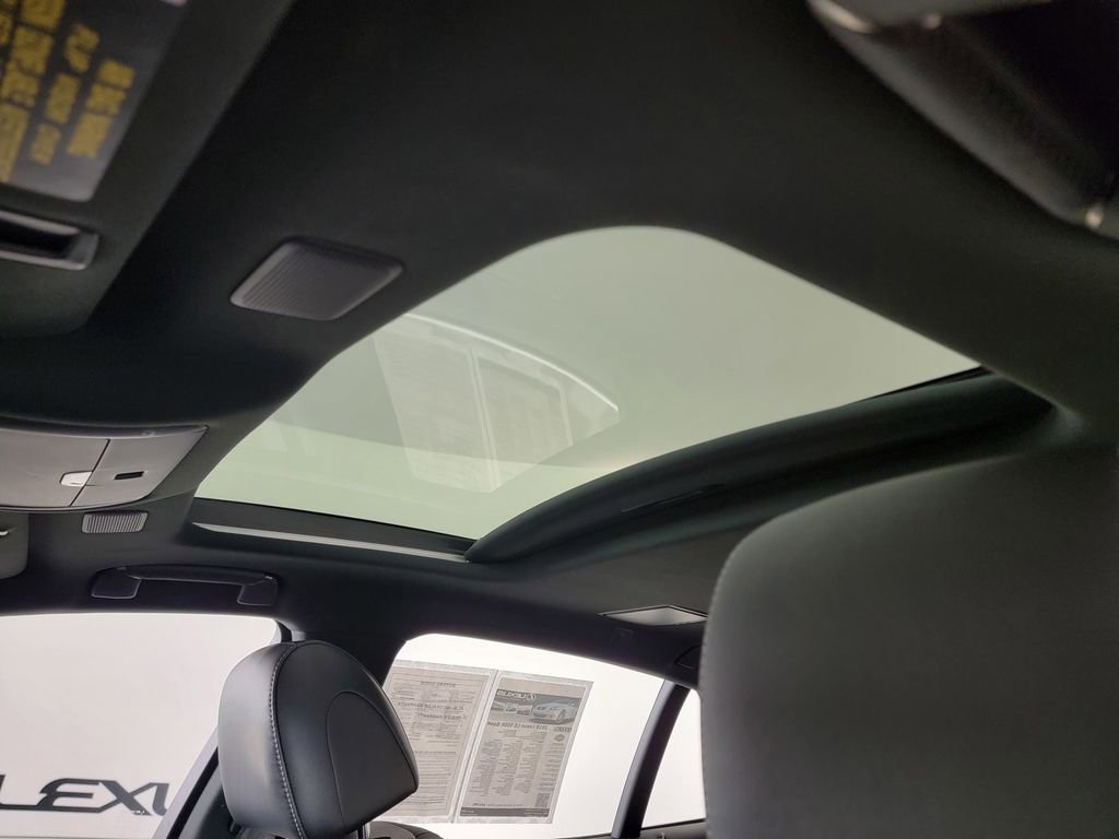 Used 2018 Lexus LS 500h AWD w/ Accessory Package (Z2) image 4