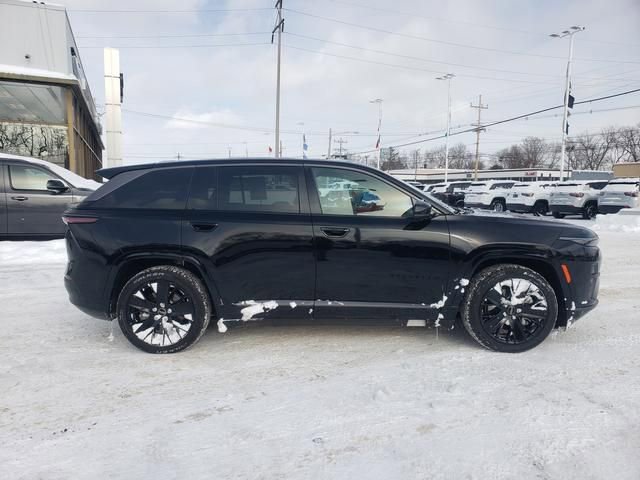 Used 2024 Jeep Wagoneer Launch Edition image 2