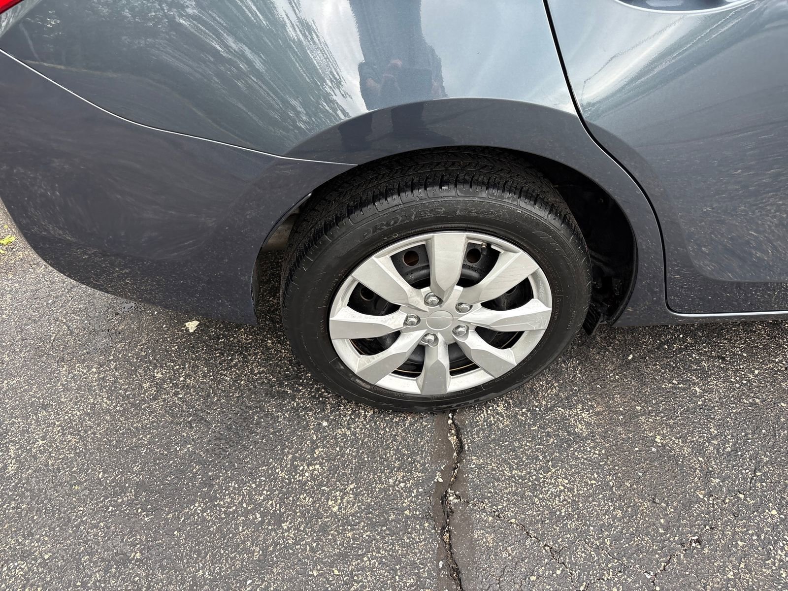 Used 2015 Toyota Corolla LE FWD image 32
