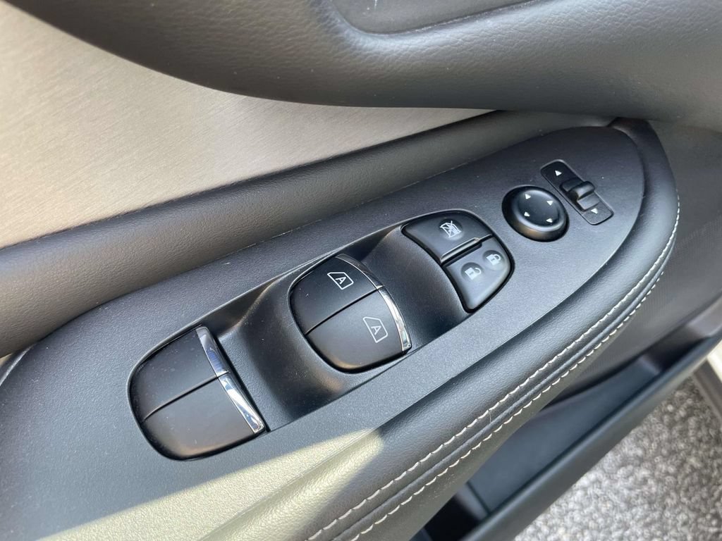 Used 2024 Nissan Murano SL AWD/4WD image 15