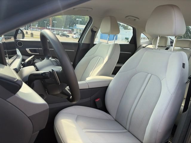 Used 2025 Hyundai Sonata SEL FWD image 16
