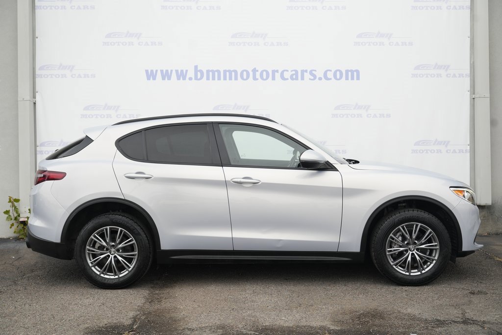 Used 2022 Alfa Romeo Stelvio Sprint image 7
