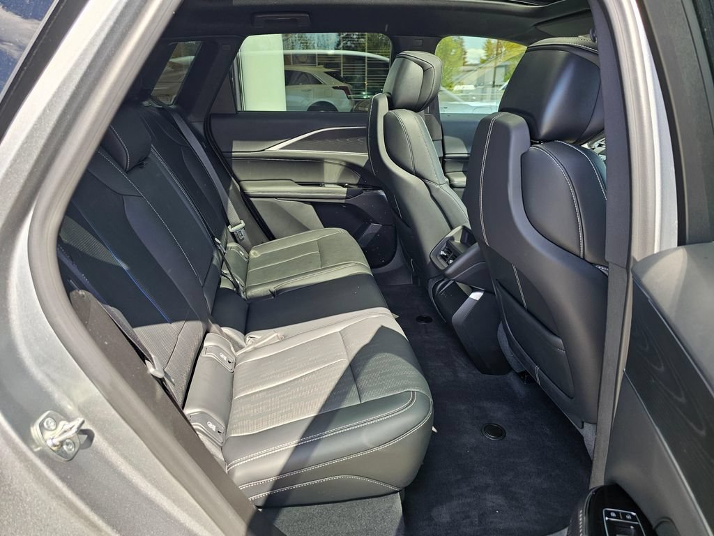 Used 2025 Cadillac Lyriq Sport RWD image 12