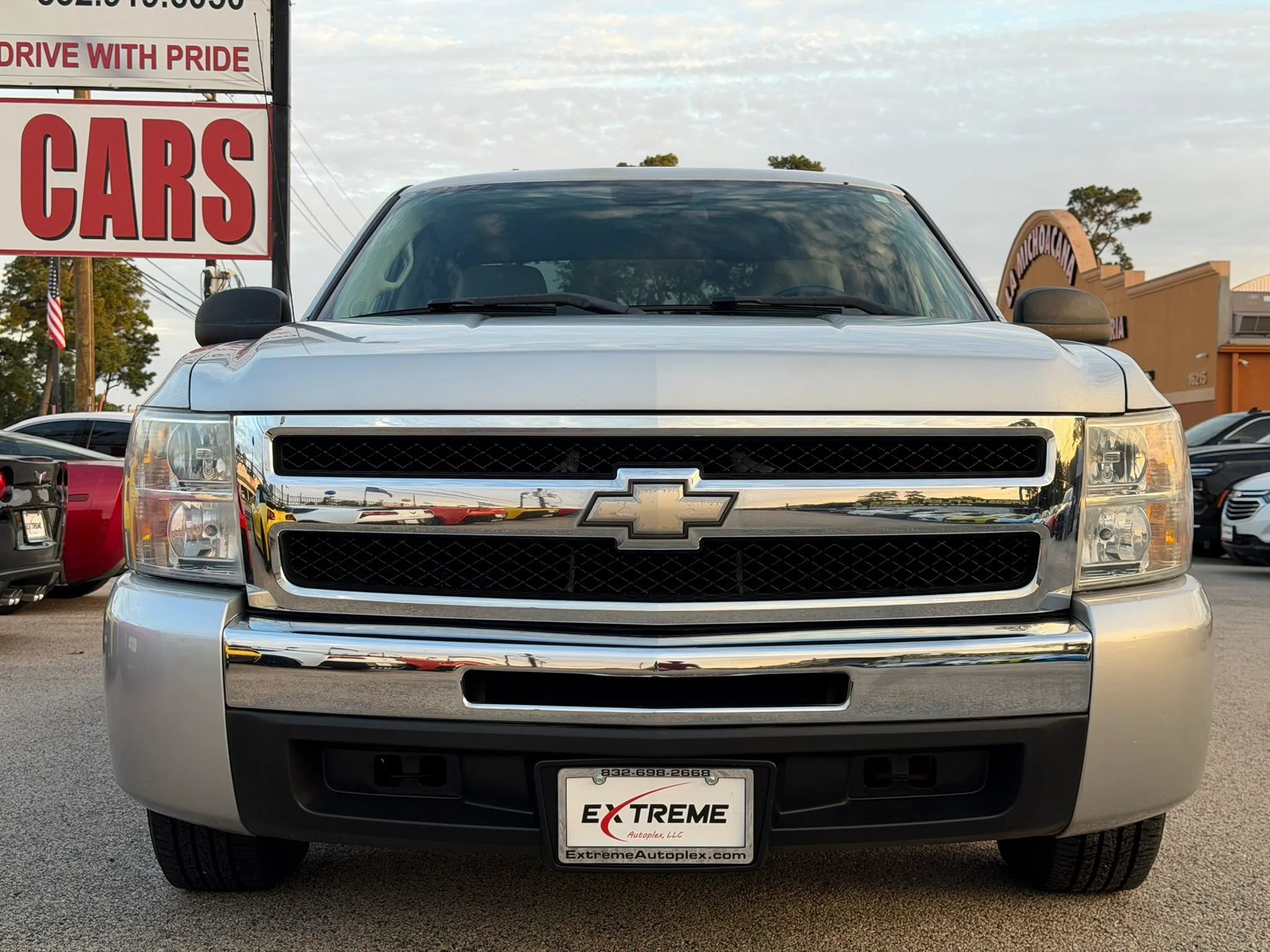 Used 2011 Chevrolet Silverado 1500 LT RWD image 2
