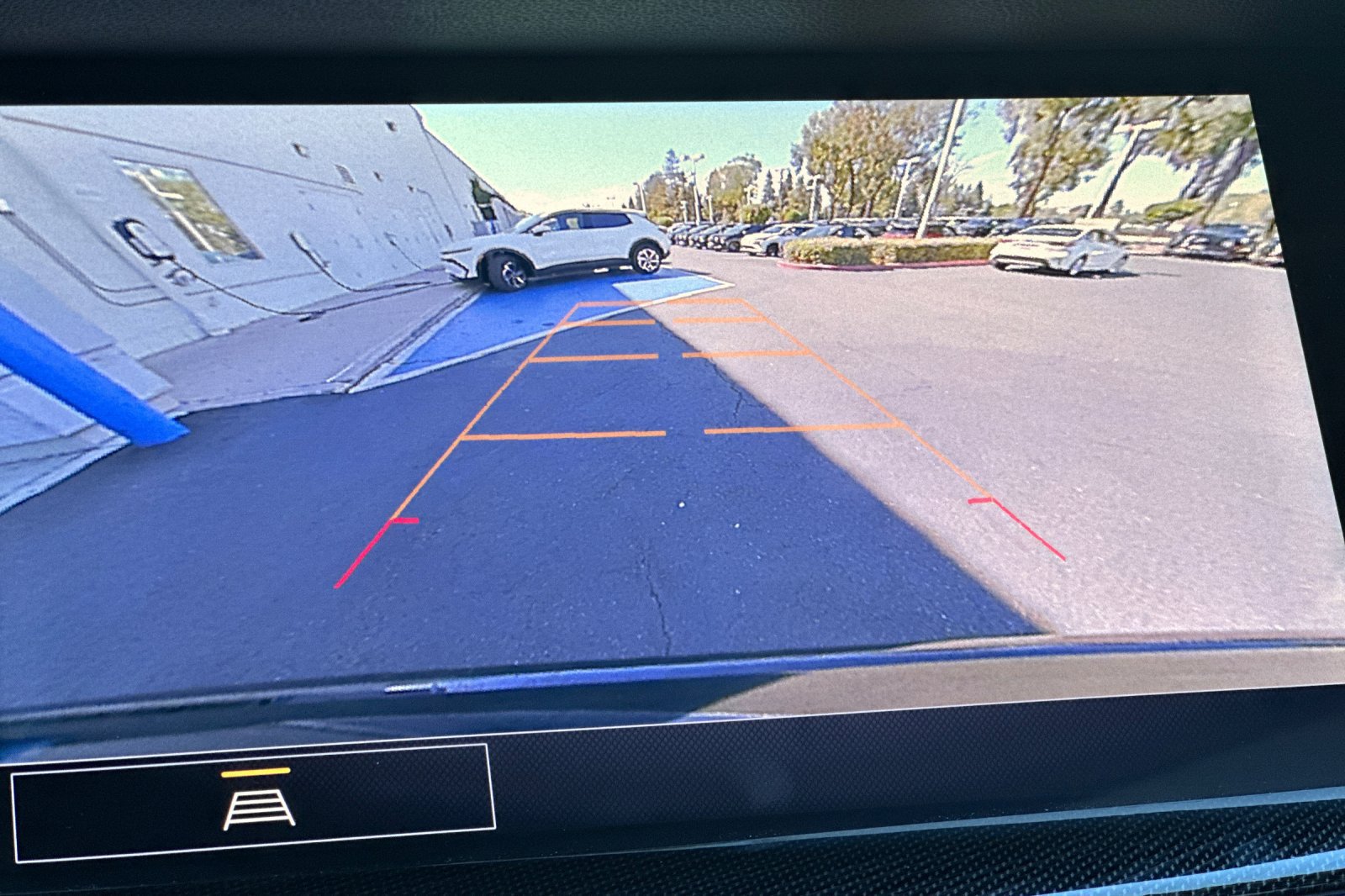 Used 2021 Buick Envision Essence FWD image 28
