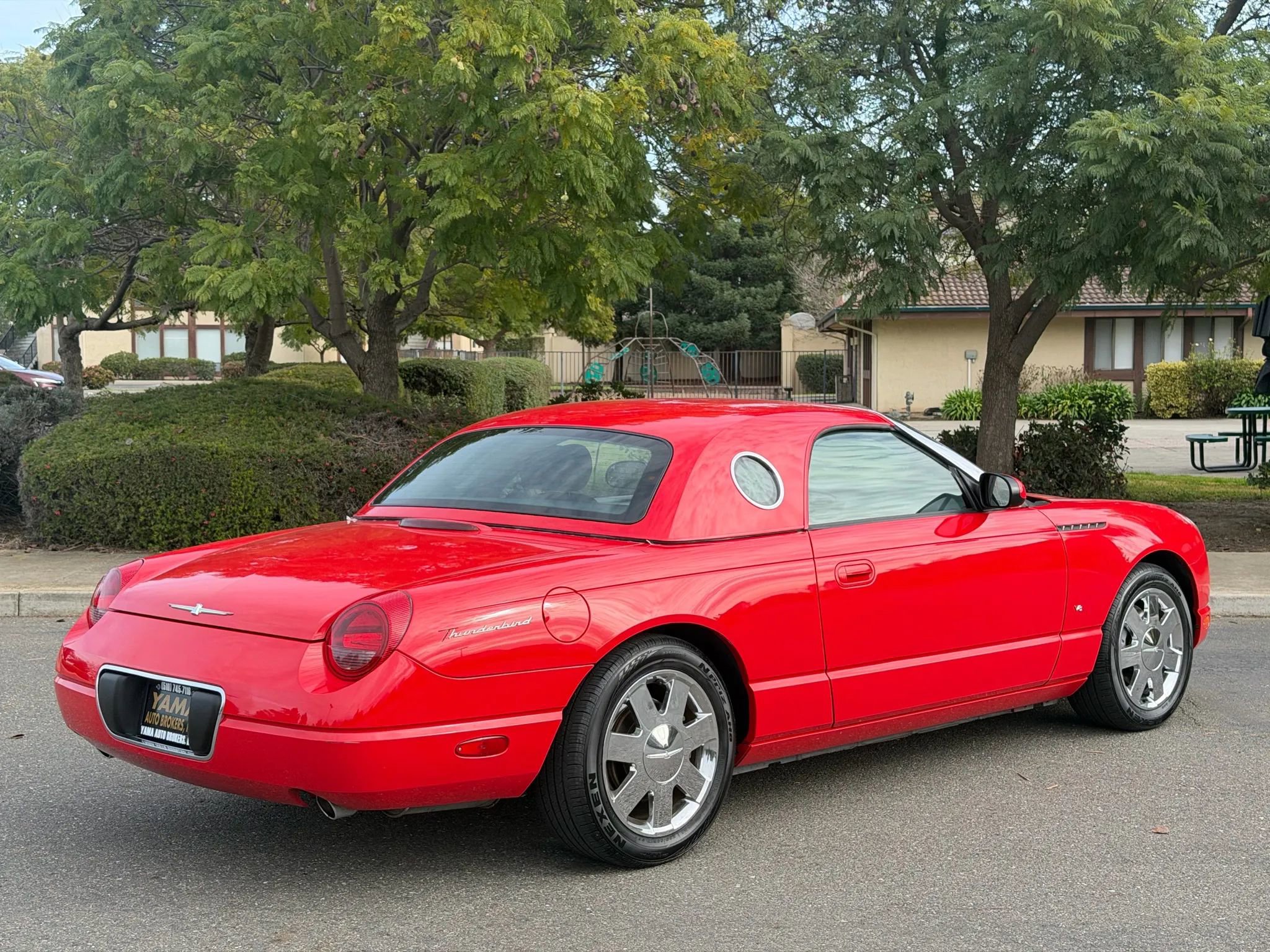 Used 2003 Ford Thunderbird image 13