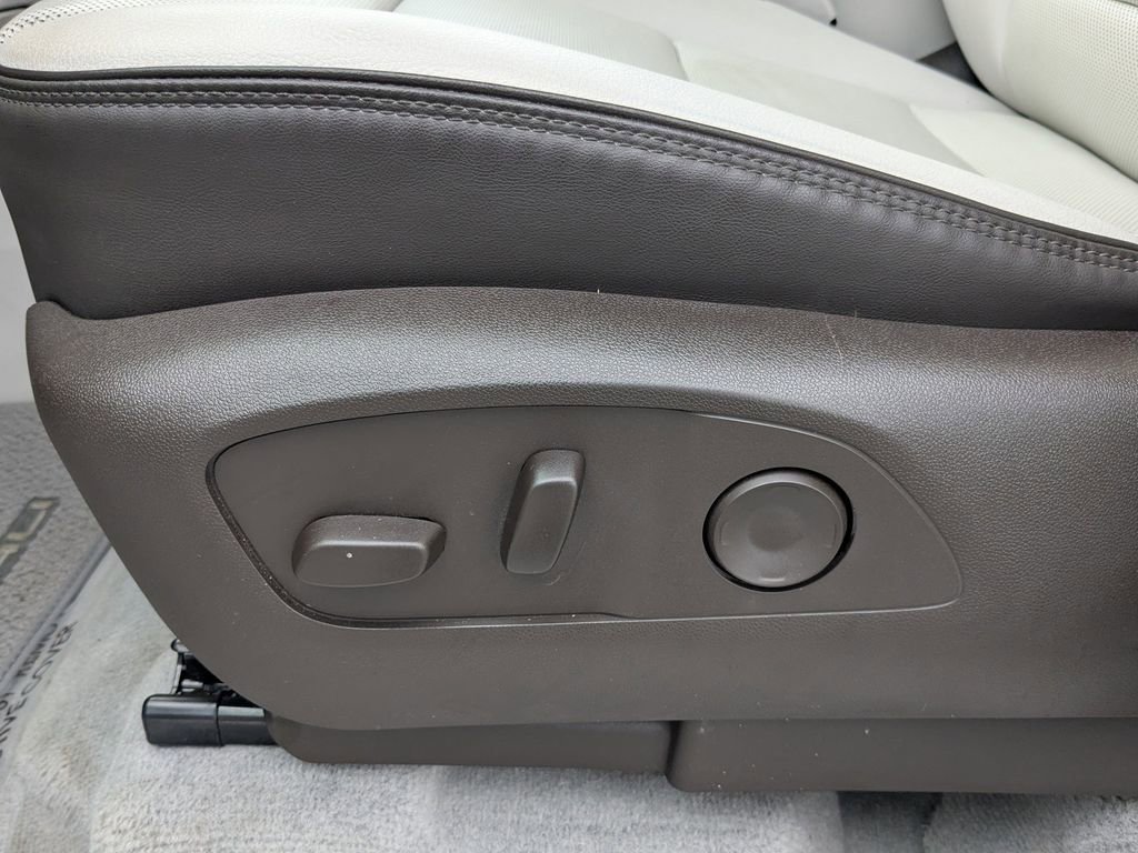 Used 2024 GMC Acadia Denali image 20