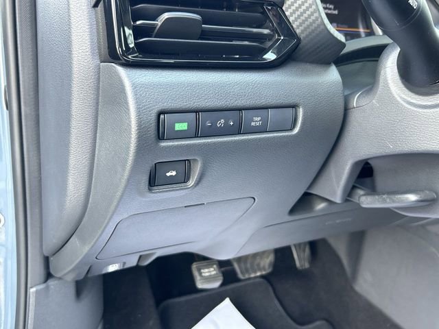 Used 2024 Nissan Sentra SR w/ SR Premium Package image 17