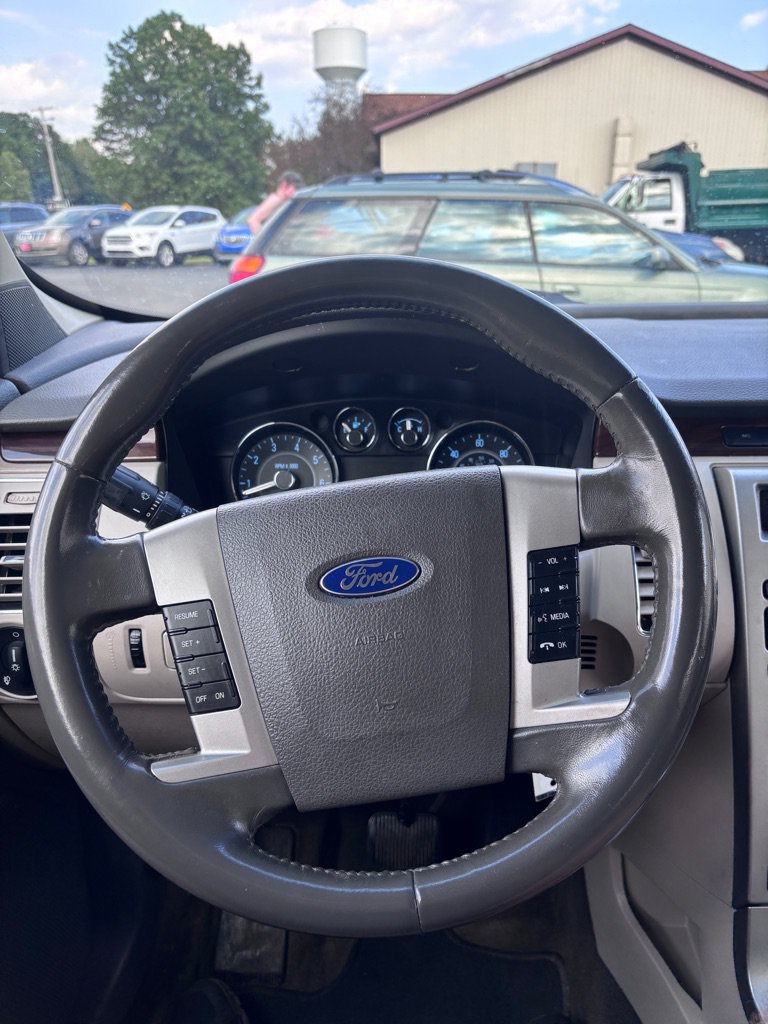 Used 2011 Ford Flex SEL AWD/4WD image 17