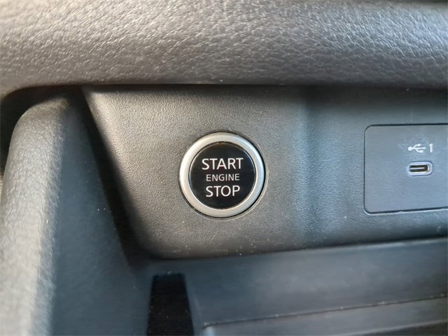 Used 2023 Nissan Rogue SV image 31