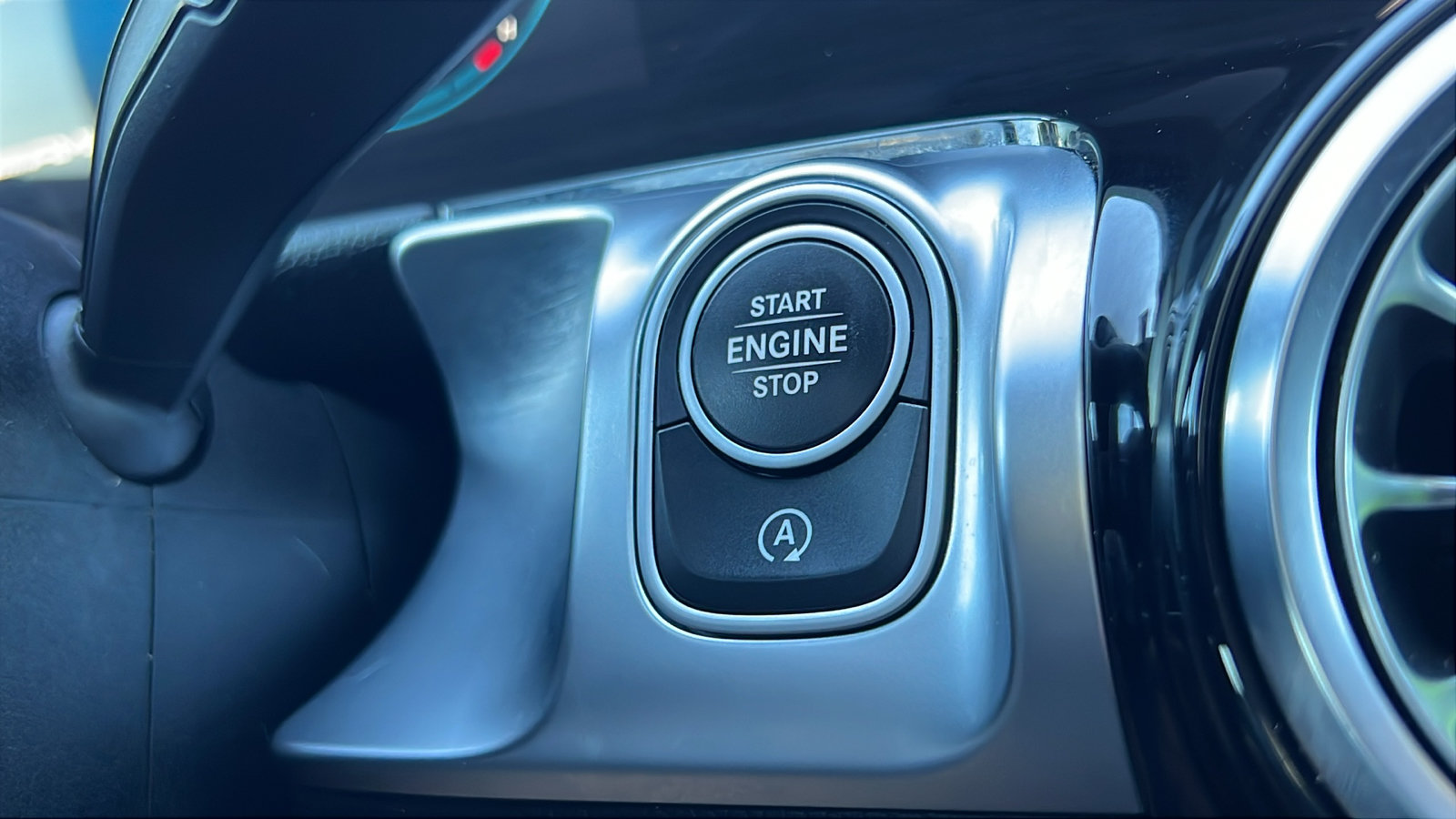 Used 2023 Mercedes-Benz GLB 35 AMG 4MATIC image 28