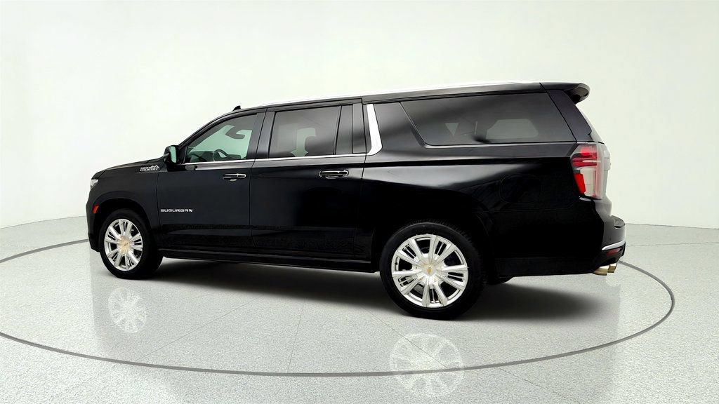 Used 2022 Chevrolet Suburban High Country AWD/4WD image 7