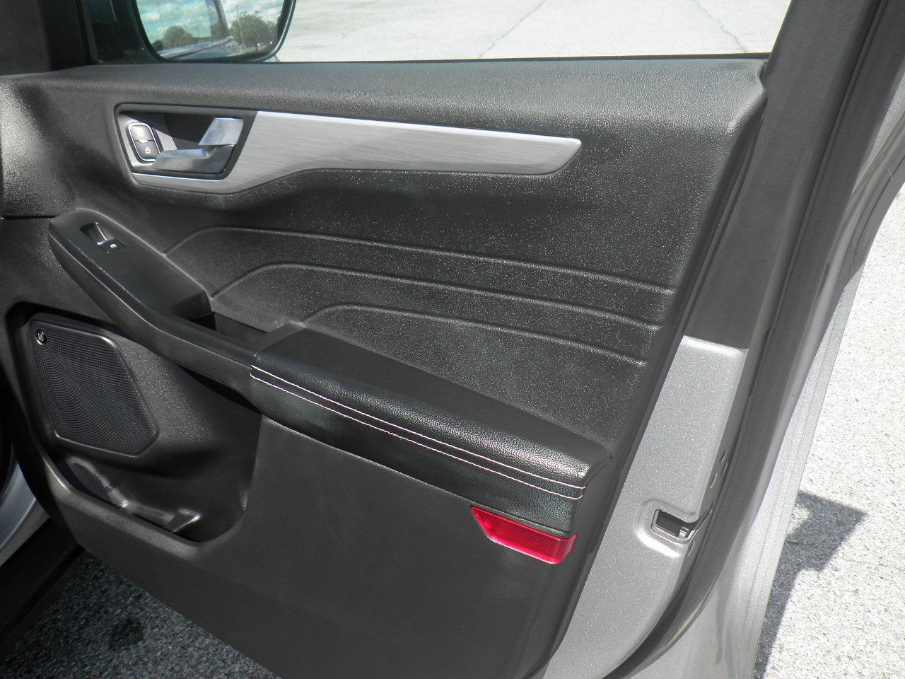 Certified 2023 Ford Escape Platinum w/ Premium Technology Package image 22