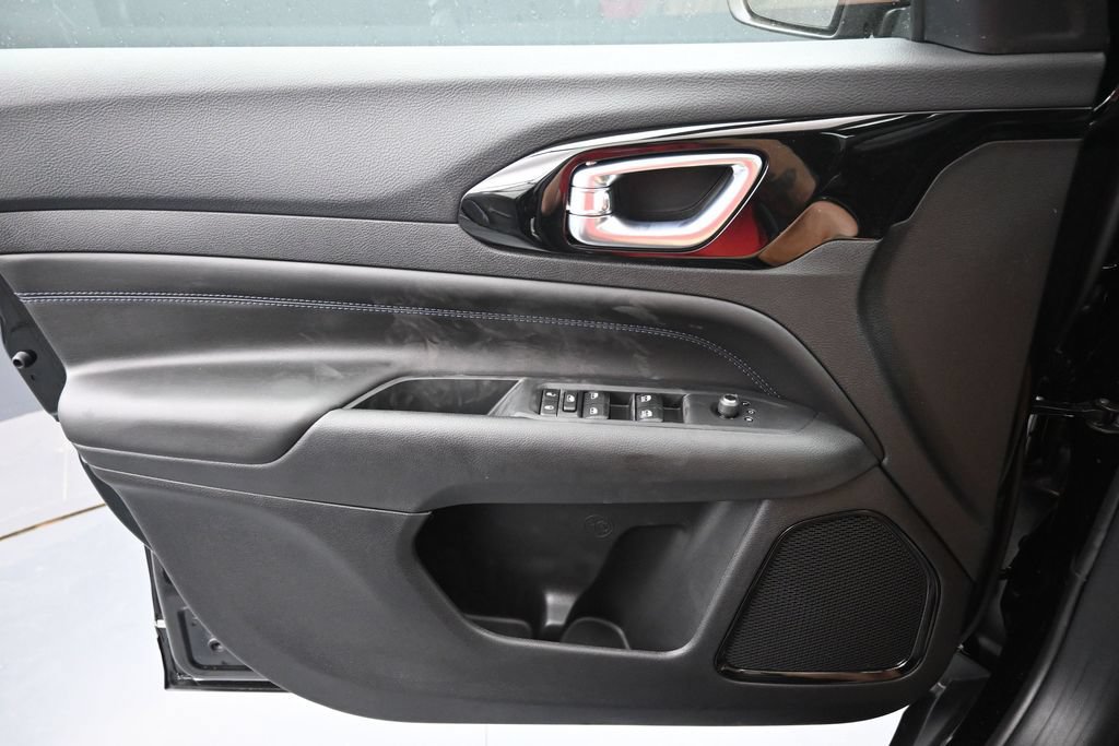 New 2026 Jeep Compass Latitude AWD/4WD image 18