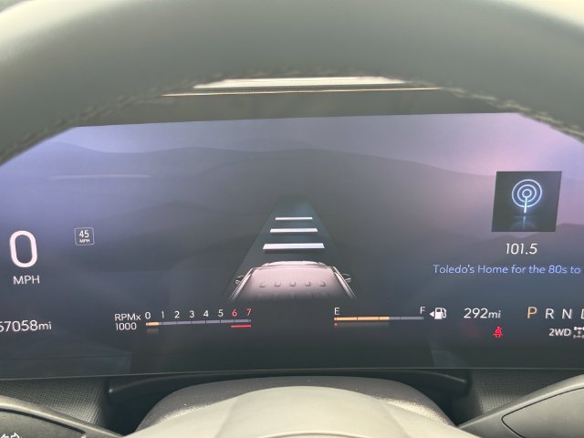 Used 2025 Buick Enclave Preferred AWD/4WD image 29