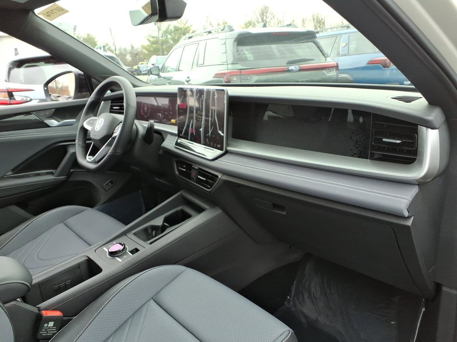 New 2026 Volkswagen Tiguan SE R-Line image 6