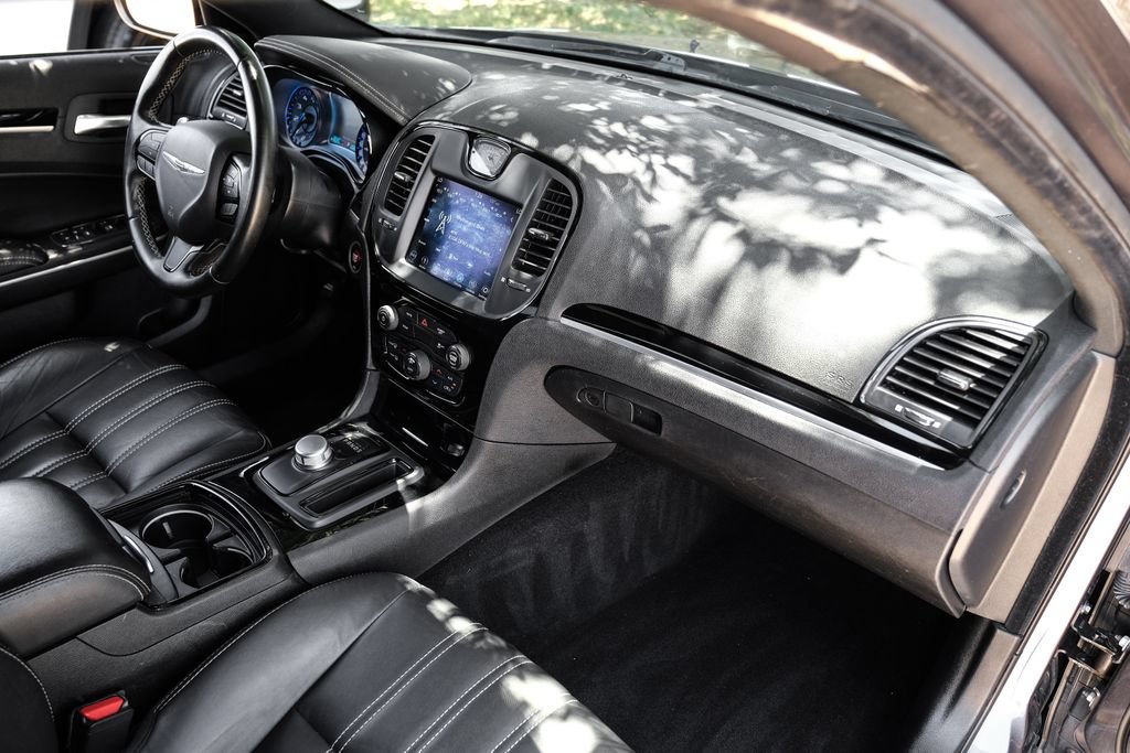 Used 2019 Chrysler 300 S RWD image 23