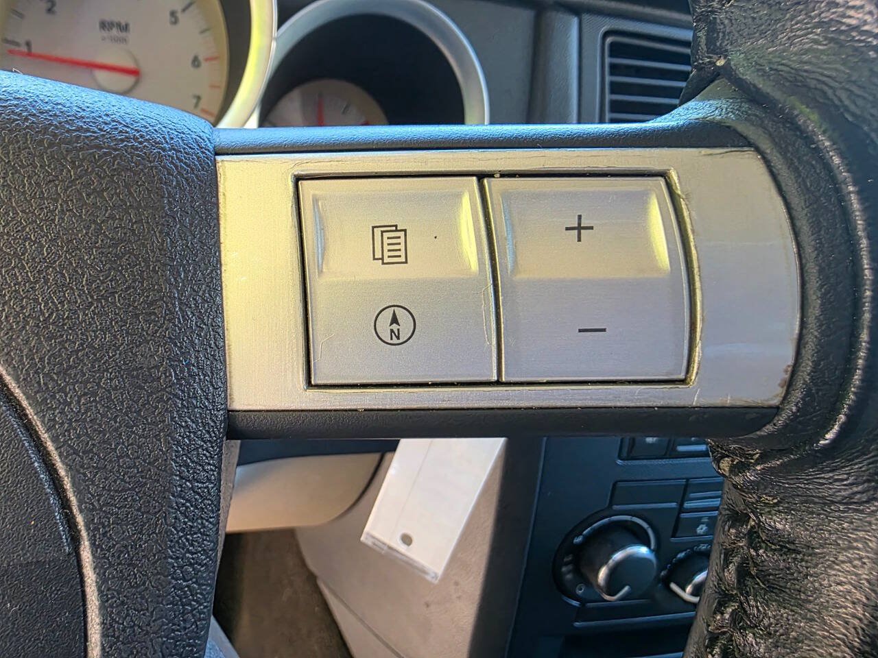 Used 2005 Dodge Magnum R/T w/ Convenience Group II RWD image 20