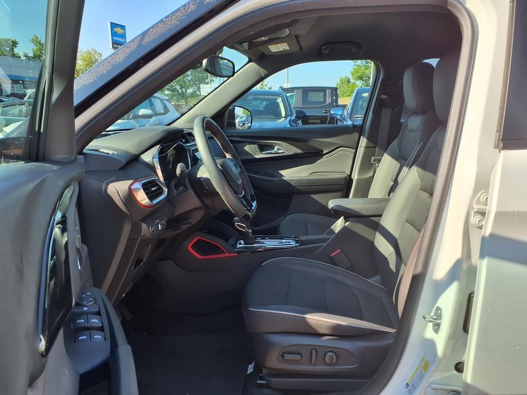 Used 2023 Chevrolet TrailBlazer RS w/ Convenience Package AWD/4WD image 20