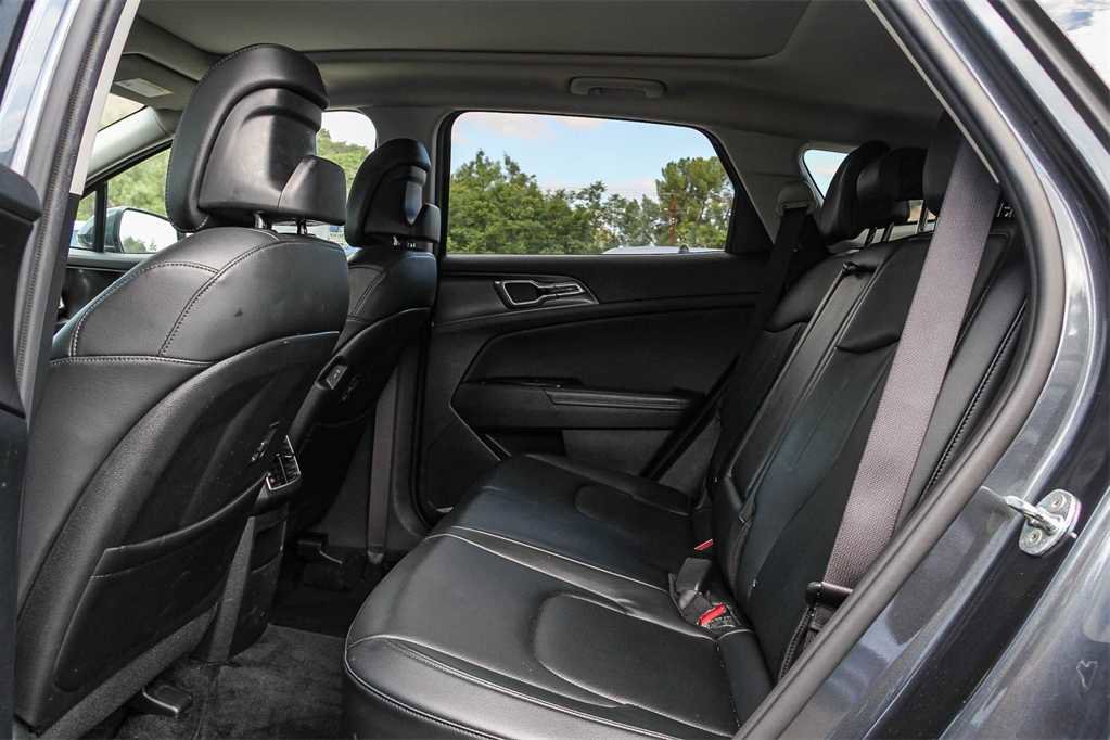 Used 2023 Kia Sportage EX w/ EX Premium Package image 17