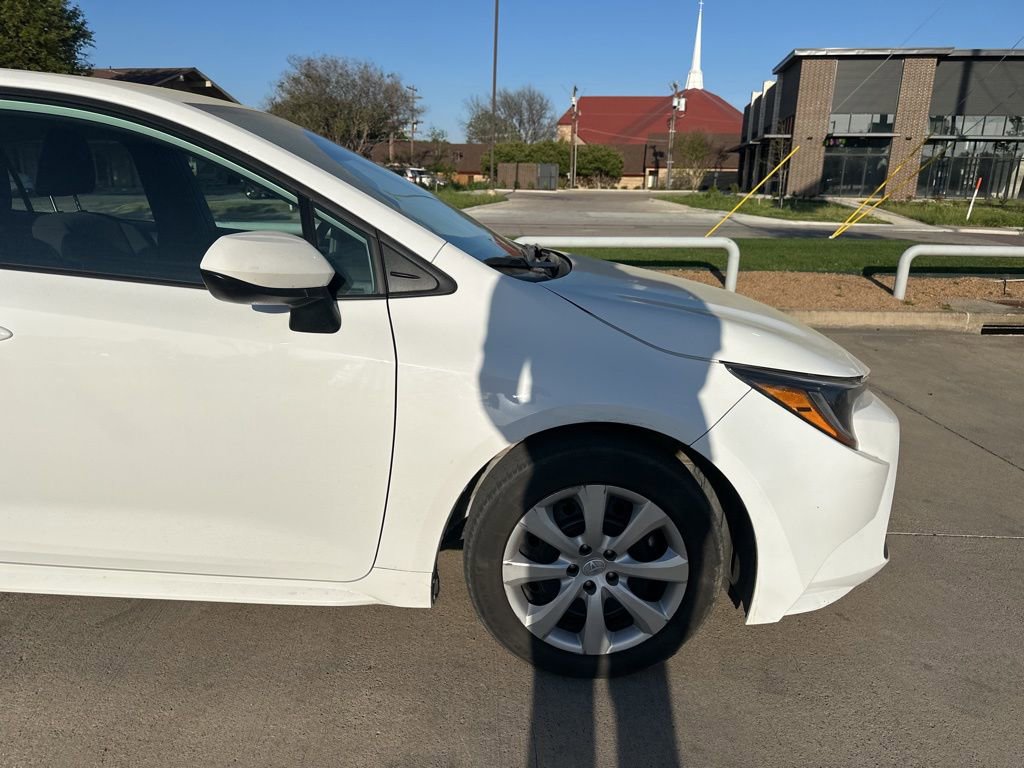 Used 2023 Toyota Corolla LE image 7