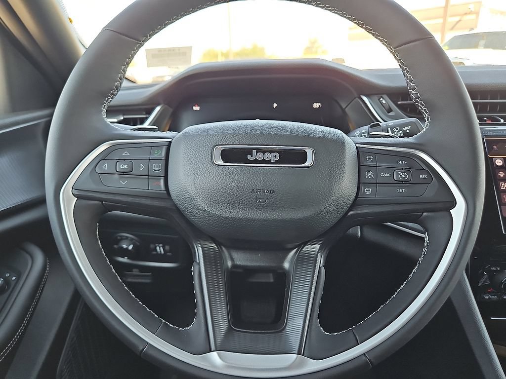 New 2025 Jeep Grand Cherokee L Laredo AWD/4WD image 19