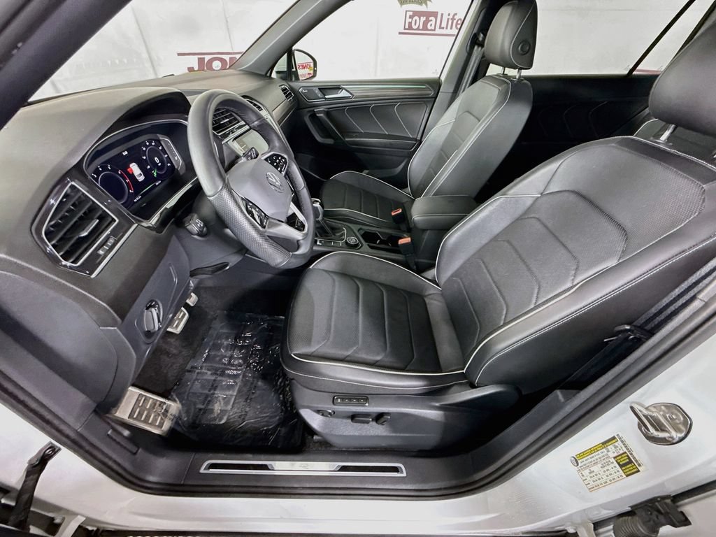 Used 2024 Volkswagen Tiguan SEL R-Line AWD/4WD image 25