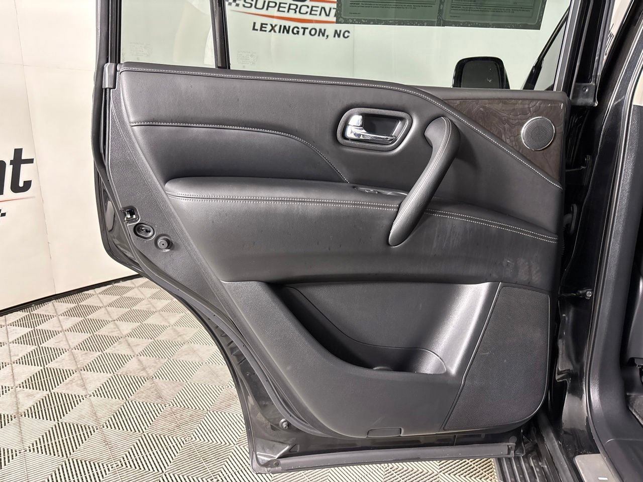 Used 2024 INFINITI QX80 Luxe w/ Cargo Package AWD/4WD image 25