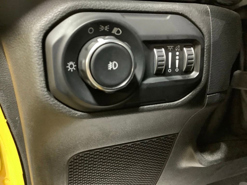 Used 2021 Jeep Wrangler Sport AWD/4WD image 15
