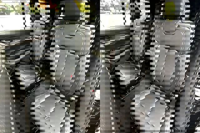 New 2025 Jeep Grand Cherokee L Limited w/ Black Appearance Package image 11