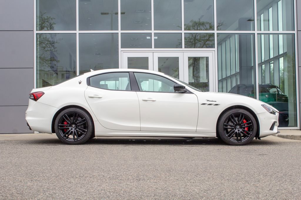 Used 2024 Maserati Ghibli Modena Q4 AWD/4WD image 4