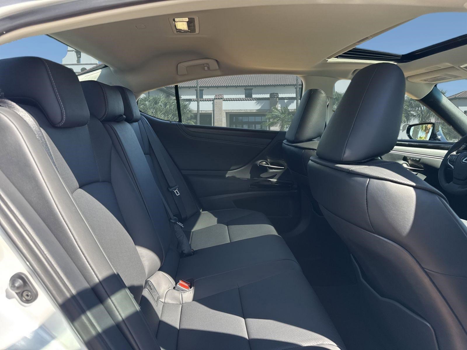 New 2025 Lexus ES 350 w/ Premium Package image 11
